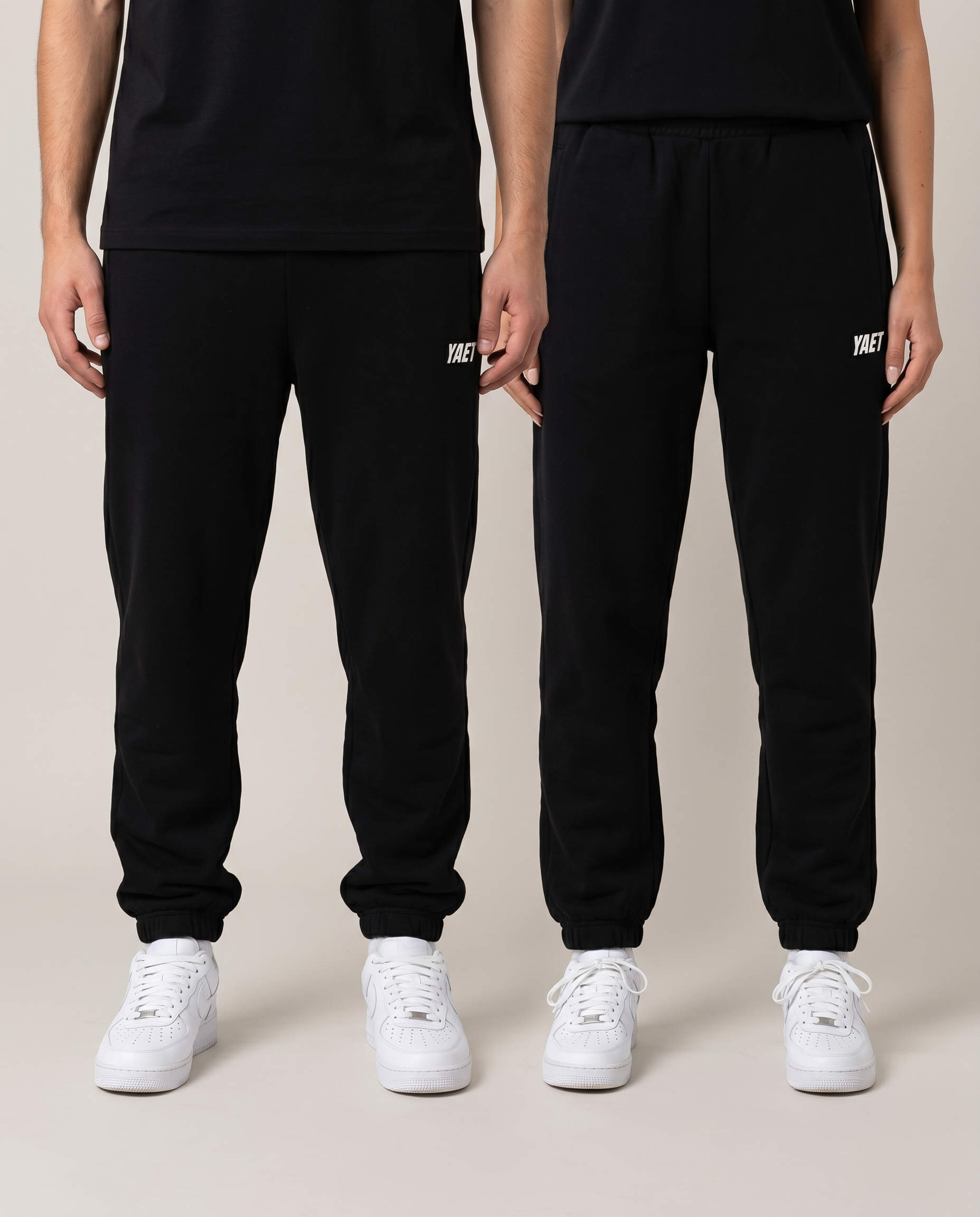 YAET Jogger Cuffed – männliches und weibliches Model